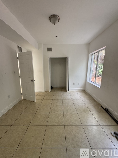 345 NW 34th St 1 Apartment for Rent - Photo gallery 5