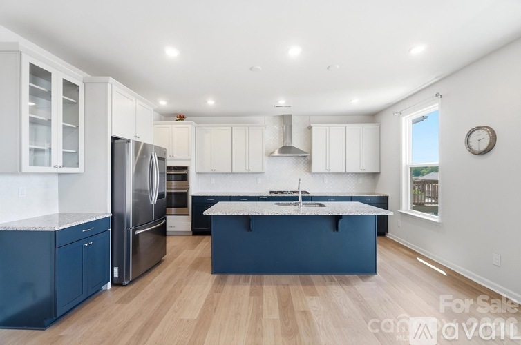 118 Winterberry Street 6 Beds Single Family Home for Rent - Photo gallery 3