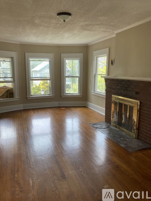735 Allen St 3 Beds Apartment for Rent - Photo gallery 3