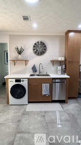 607 North Almond Drive 1 Apartment for Rent - Photo gallery 3