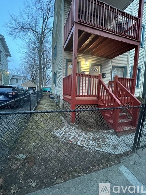 17 Shepard St 2 Beds Apartment for Rent