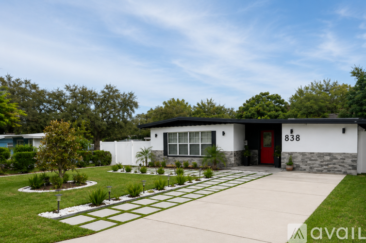 838 Center Lane 4 Beds Single Family Home for Rent - Photo gallery 3