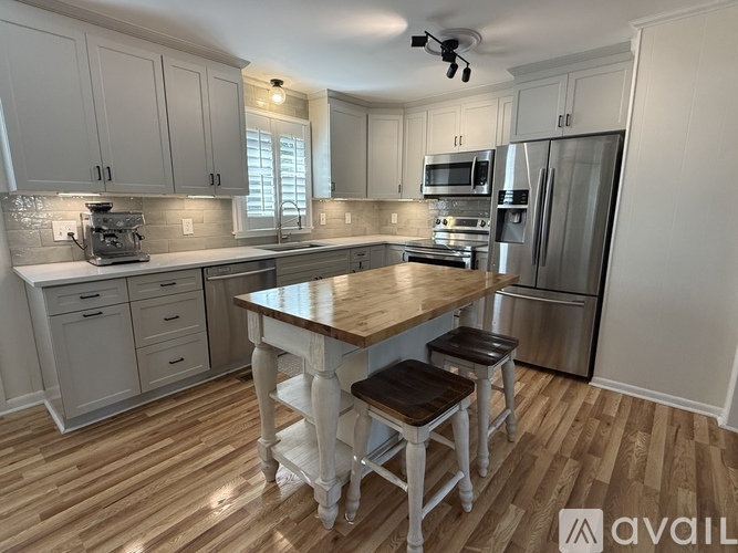 7956 Stallion Drive 3 Beds Single Family Home for Rent - Photo gallery 2