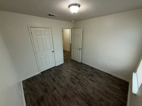 2717 Saulsbury Drive 3 Beds Apartment for Rent