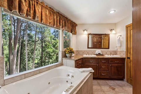 163 Fairway Dr. 5 Beds Apartment for Rent