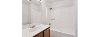 2 Bed 2 Bath with Deck (Upstairs)
