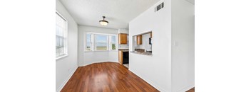 2 Bed 2 Bath Bay Windows (Downstairs)