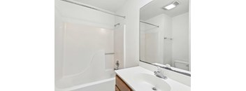 2 Bed 2 Bath Bay Windows (Upstairs)