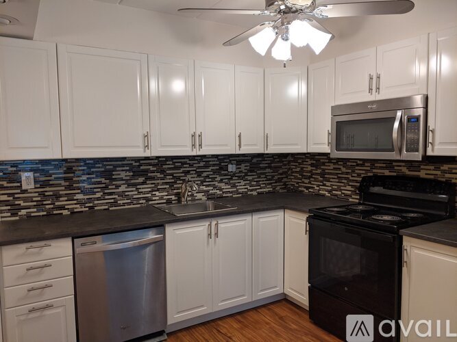 19 Oakridge Drive 2 Beds Condo for Rent - Photo gallery 3