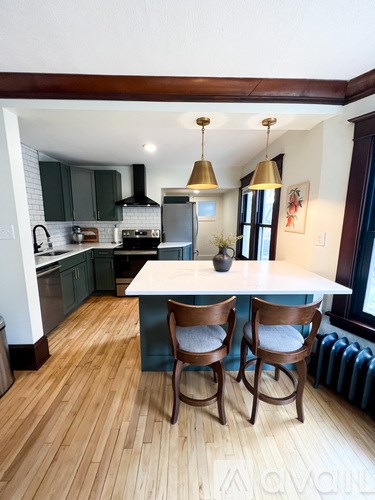 592 Ottawa Avenue 4 Beds Apartment for Rent