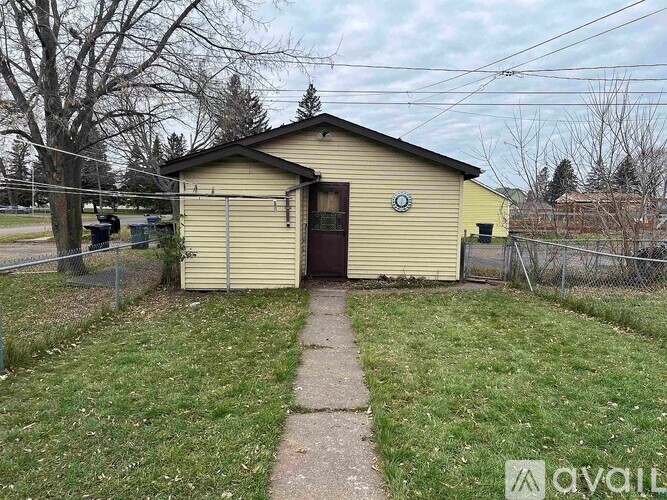 2339 Banks Ave 2 Beds Single Family Home for Rent - Photo gallery 3