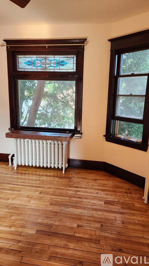 942 Rose Avenue East 2 Beds Condo for Rent - Photo gallery 3