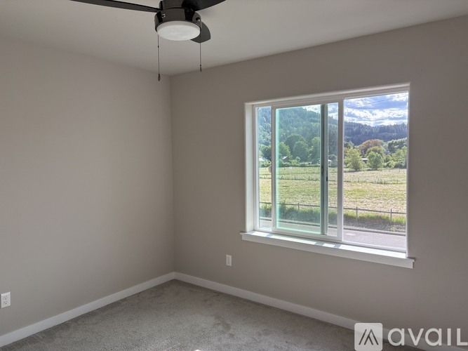 763 South 15th Street 3 Beds Single Family Home for Rent - Photo gallery 4