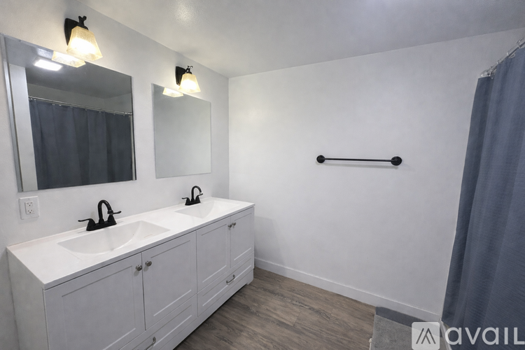 2706 N Depot St 5 Beds Single Family Home for Rent - Photo gallery 2