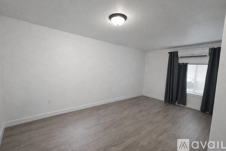2706 N Depot St 5 Beds Single Family Home for Rent - Photo gallery 4