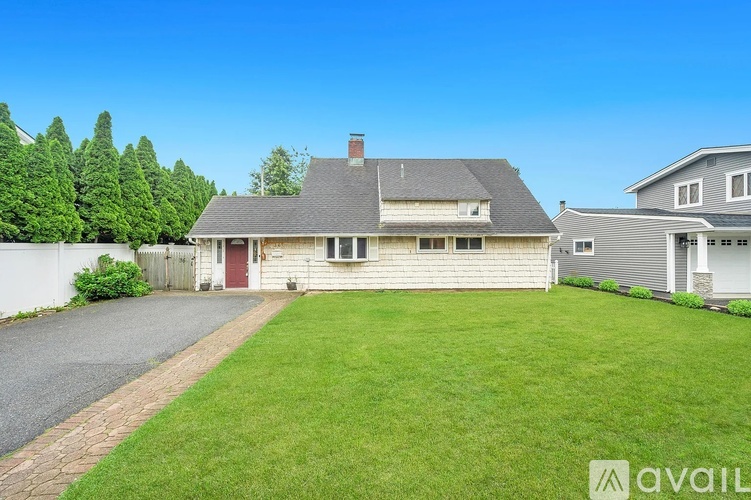 36 Winter Lane 4 Beds Single Family Home for Rent - Photo gallery 1