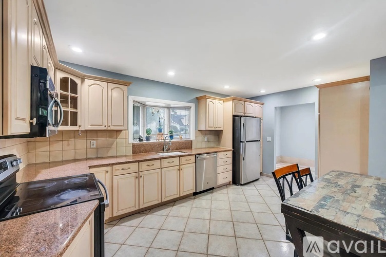 36 Winter Lane 4 Beds Single Family Home for Rent - Photo gallery 4
