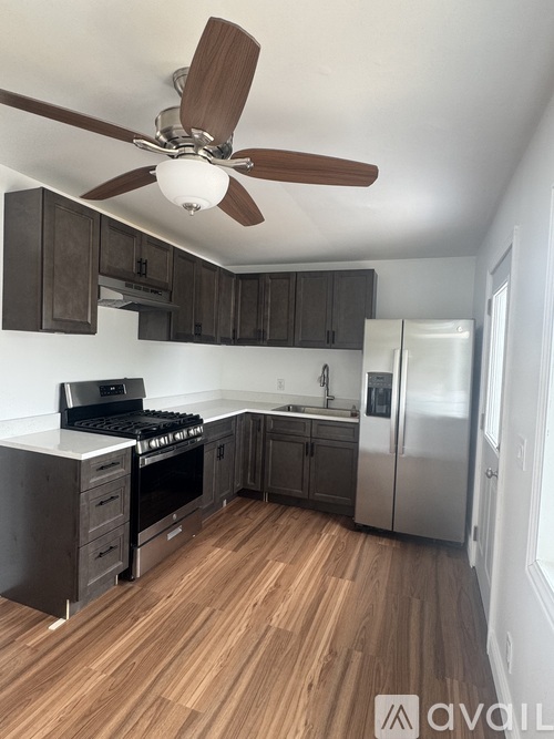 220 Healy Avenue 4 Beds Single Family Home for Rent - Photo gallery 2