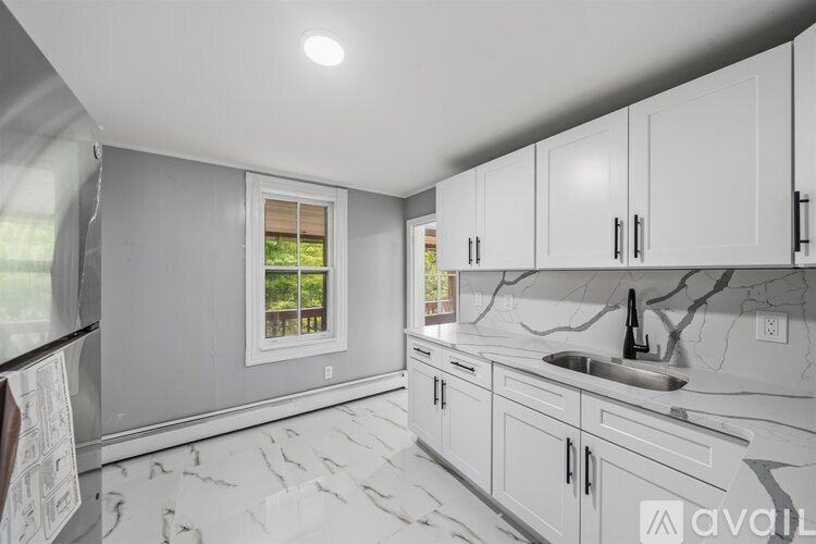 25 Knapp Avenue 2 Beds Apartment for Rent - Photo gallery 3