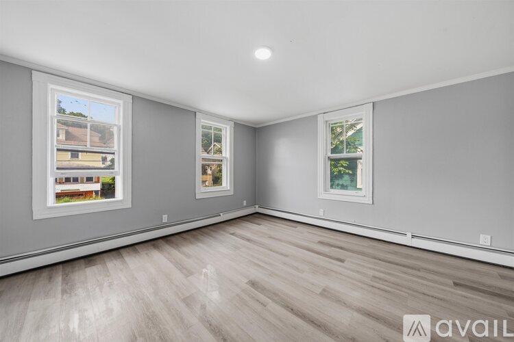 25 Knapp Avenue 2 Beds Apartment for Rent - Photo gallery 5