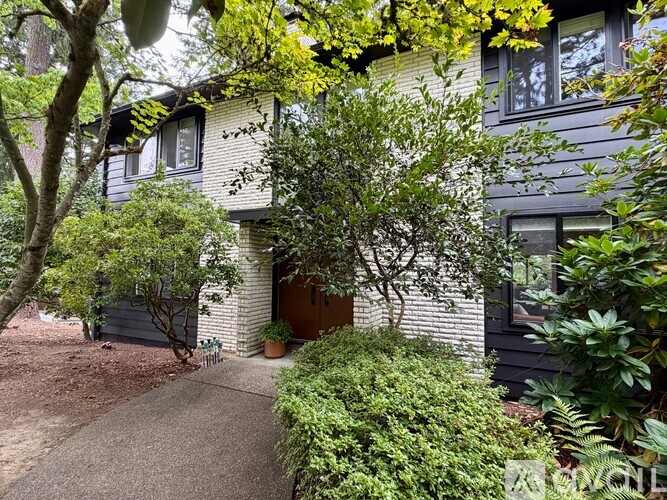 3210 NW McKinley Dr 4 Beds Single Family Home for Rent - Photo gallery 1