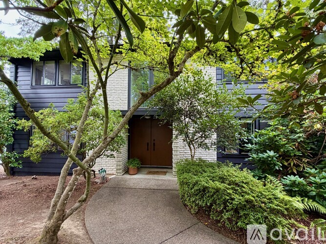 3210 NW McKinley Dr 4 Beds Single Family Home for Rent - Photo gallery 2