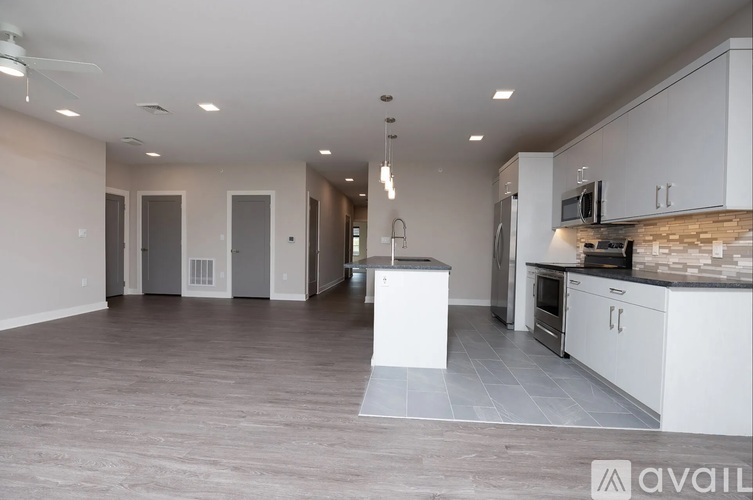 18 Rivers Run Drive 2 Beds Apartment for Rent - Photo gallery 1