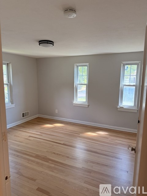 121 Highland Ave Windsor CT 06095 2 Beds Apartment for Rent