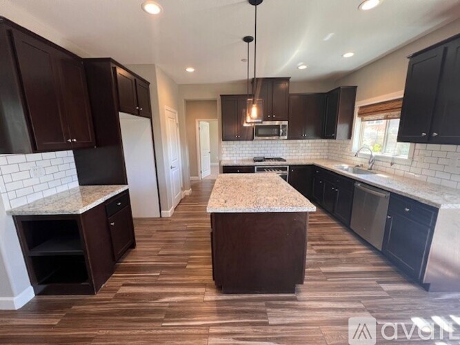 7024 Baneberry Ave 4 Beds Single Family Home for Rent - Photo gallery 5