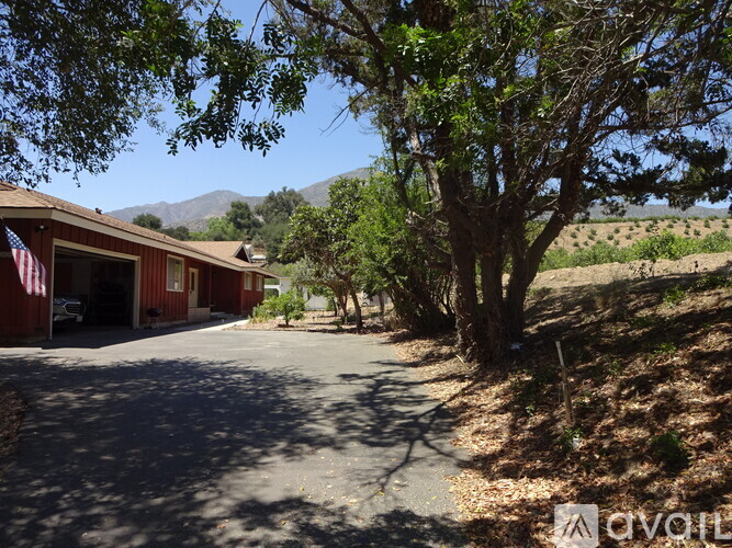 943 Oak Ave 3 Beds Single Family Home for Rent - Photo gallery 4