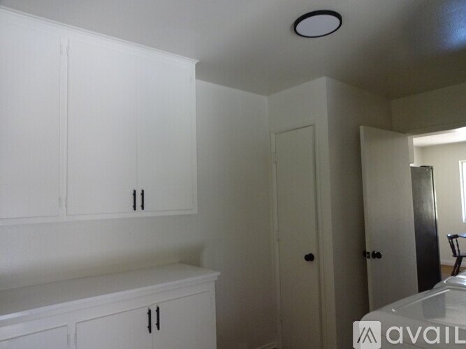 943 Oak Ave 3 Beds Single Family Home for Rent - Photo gallery 5