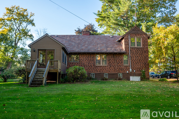 1010 N Country Club Dr 5 Beds Single Family Home for Rent - Photo gallery 3