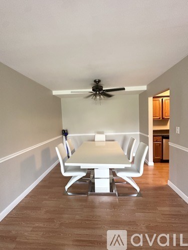 9S180 Lake Drive 2 Beds Apartment for Rent