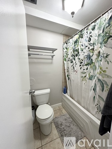9S180 Lake Drive 2 Beds Apartment for Rent - Photo gallery 5