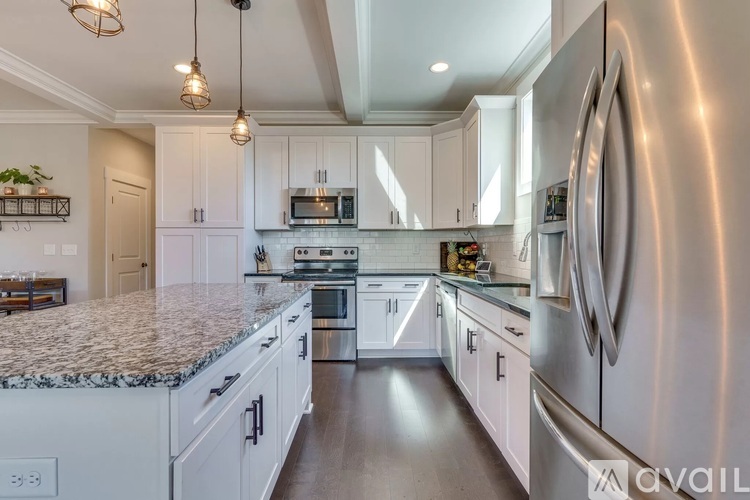 672B Annex Ave 4 Beds Single Family Home for Rent - Photo gallery 5