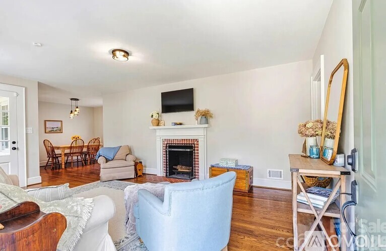 1252 11th Street Northwest 4 Beds Single Family Home for Rent - Photo gallery 2