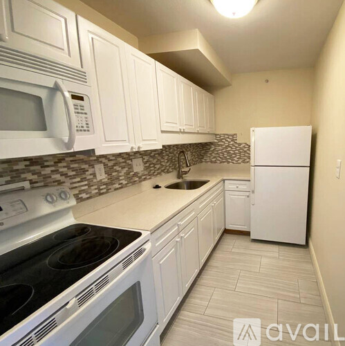 101 Monmouth St. Studio Apartment for Rent - Photo gallery 3
