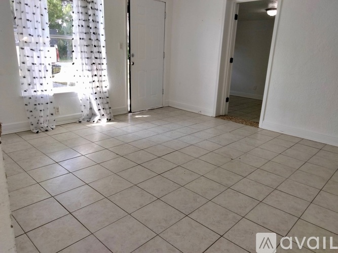1214 10th St 3 Beds Single Family Home for Rent - Photo gallery 3