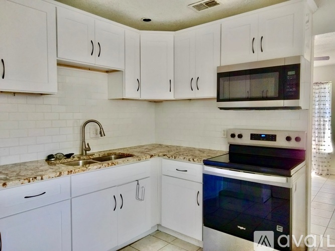1214 10th St 3 Beds Single Family Home for Rent - Photo gallery 5