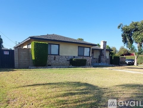 431 East Michelle Street 3 Beds Apartment for Rent