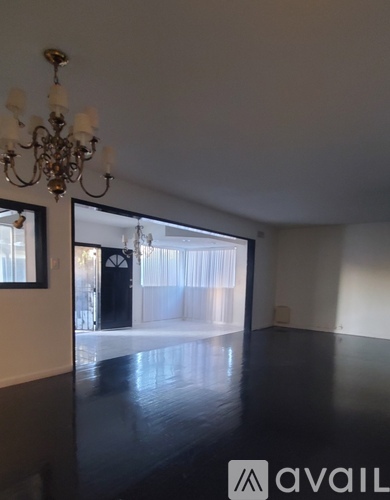 431 East Michelle Street 3 Beds Single Family Home for Rent - Photo gallery 3