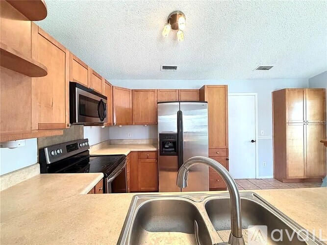 9923 Castleton Street 3 Beds Single Family Home for Rent - Photo gallery 4