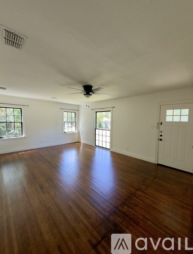 633 E Barbara St 3 Beds Single Family Home for Rent - Photo gallery 2