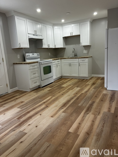 124 Stetson Street 3 Beds Townhouse for Rent - Photo gallery 1