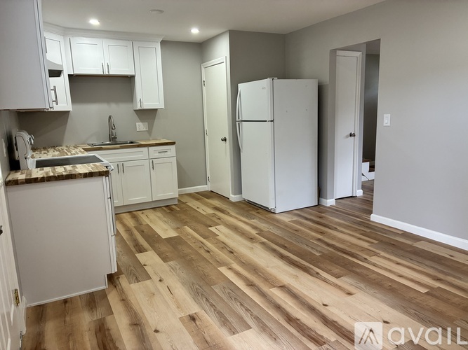 124 Stetson Street 3 Beds Townhouse for Rent - Photo gallery 2