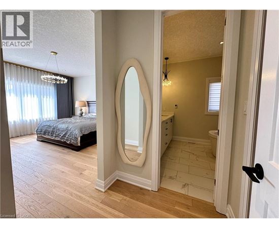 923 EAGLECREST Court 4 Beds House for Rent - Photo gallery 3