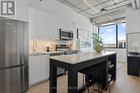 203 - 685 RICHMOND STREET 2 Beds Apartment for Rent