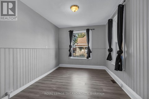 A - 23 LYDIA STREET 2 Beds Apartment for Rent