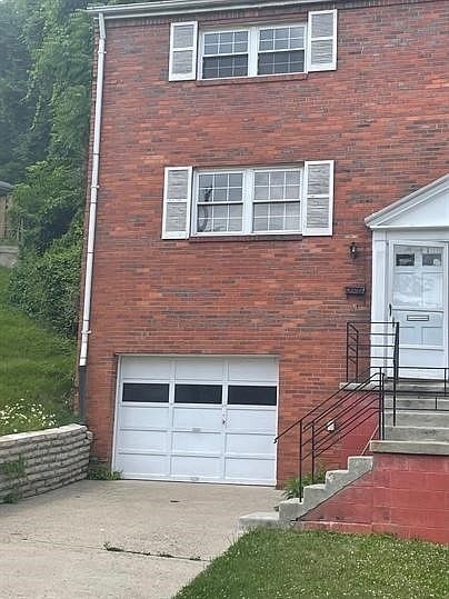 577 LUCIA DRIVE 3 Beds Apartment for Rent