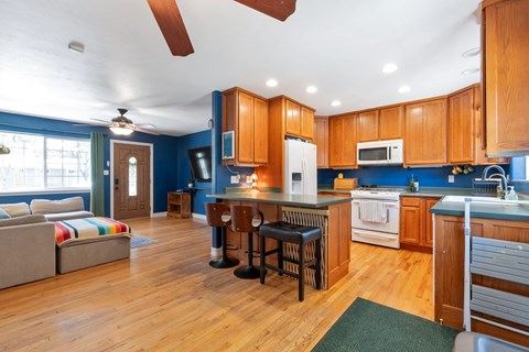 42 Otowi Drive 3 Beds Apartment for Rent